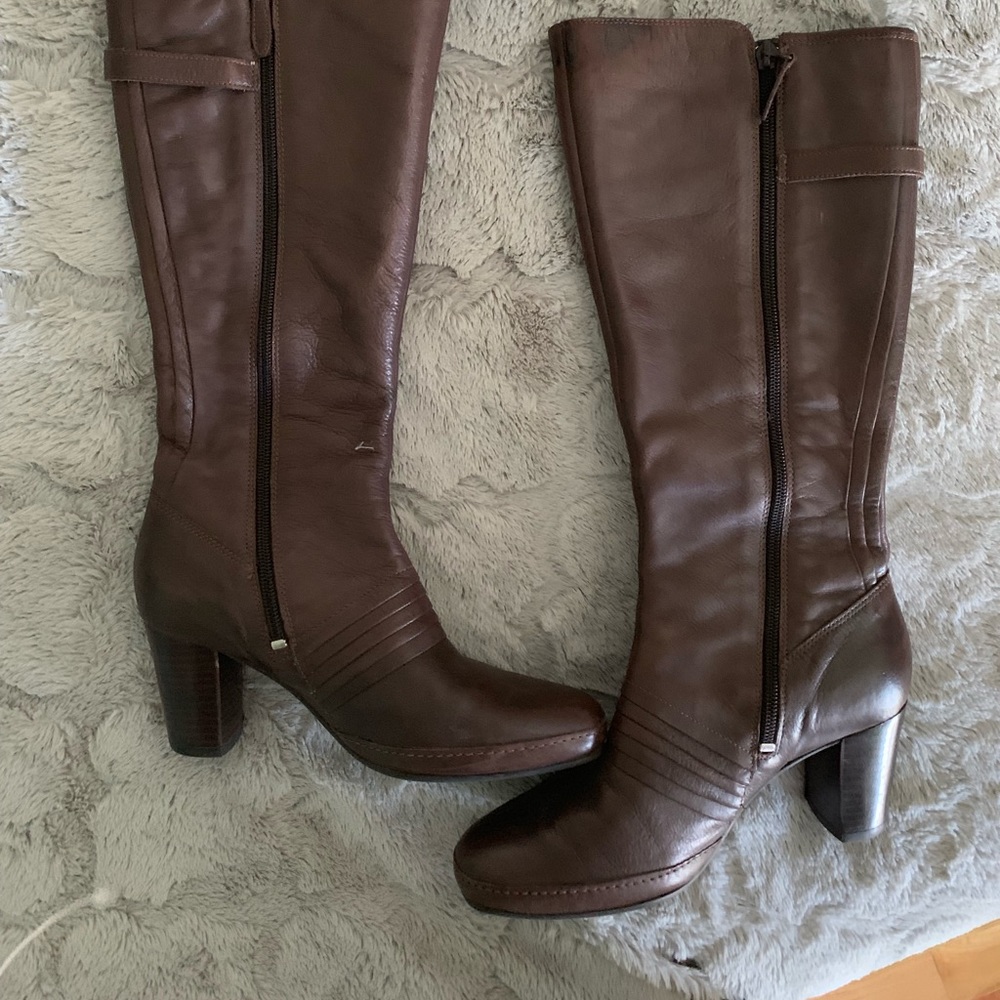 Clarks active air leather boots